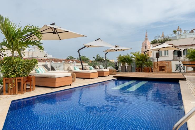 PASADIA T𝘰𝘥𝘰𝘴 𝘭𝘰𝘴 𝘥í𝘢𝘴 𝘦𝘯 𝙐𝙧𝙖𝙣𝙞𝙖 𝙍𝙤𝙤𝙛𝙩𝙤𝙥!